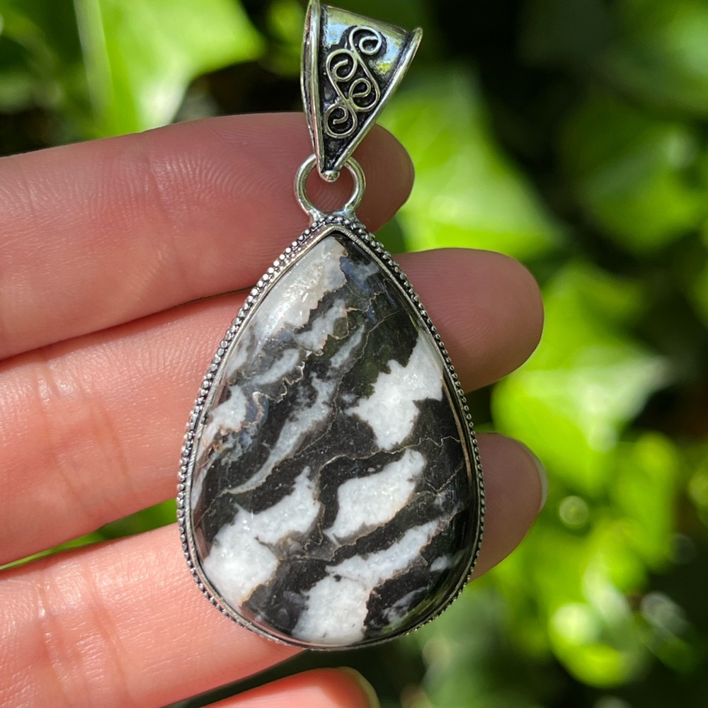 Silver plated tea drop shape buffalo turquoise pendant - Picture 5 of 7